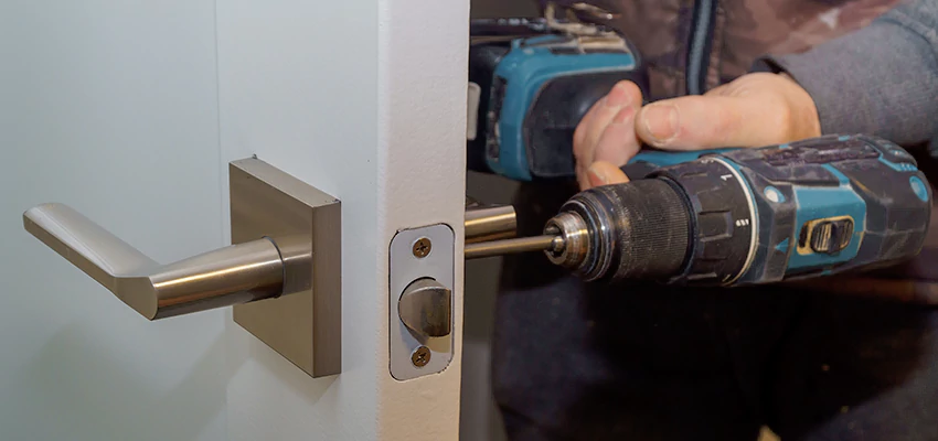 Broken Door Handle Lock Repair in Peoria, Illinois